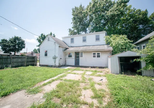 5th image of 830 Perry St, Vincennes, IN 47591 | MLS# 202626326