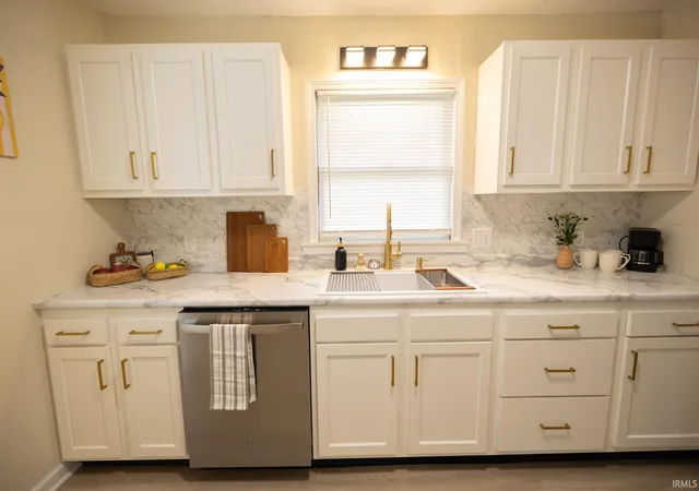 20th image of 80 N Sycamore St, Redkey, IN 47373 | MLS# 202626331
