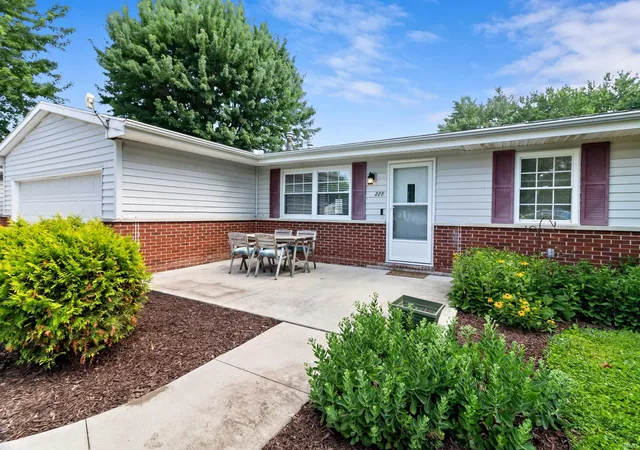 3rd image of 221 W 8Th St, Matthews, IN 46957 | MLS# 202626333