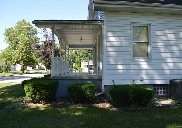 24th image of 1400 Grant St, Elkhart, IN 46514 | MLS# 202626337