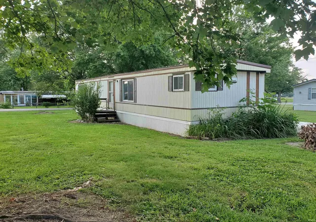 3rd image of 128 S Kentucky St, Jasonville, IN 47438 | MLS# 202626345