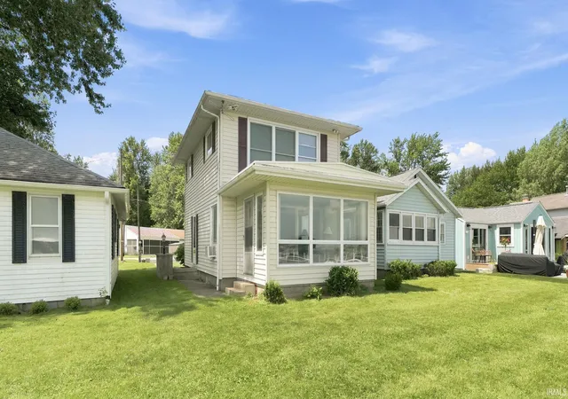 Homes for sale in Warsaw, IN | 628 E Lakewood Ave, Warsaw, IN 46580 | MLS# 202626349