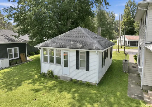Homes for sale in Warsaw, IN | 630 E Lakewood Ave, Warsaw, IN 46580 | MLS# 202626350