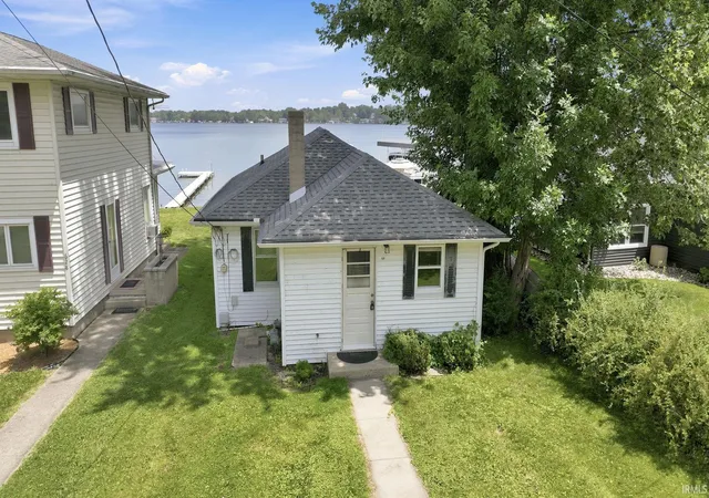 Homes for sale in Warsaw, IN | 630 E Lakewood Ave, Warsaw, IN 46580 | MLS# 202626350