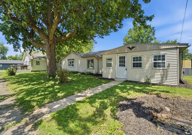 Homes for sale in Frankfort, IN | 1454 W Mcclurg St, Frankfort, IN 46041 | MLS# 202626363