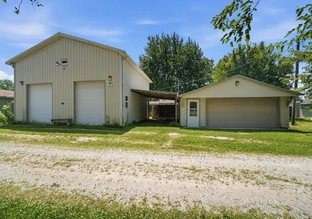 Photo 2 of Manufactured home for sale at 1454 W Mcclurg St, Frankfort, IN 46041 | MLS# 202626363 | Listing updated on 2026-09-17