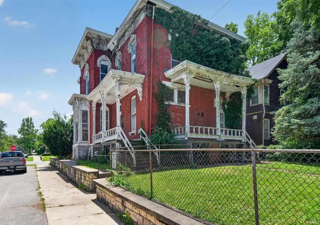 3rd image of 1012 E Broadway, Logansport, IN 46947 | MLS# 202626371