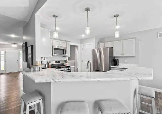 4th image of 1604 Cobble Hill Dr, Osceola, IN 46561 | MLS# 202626374