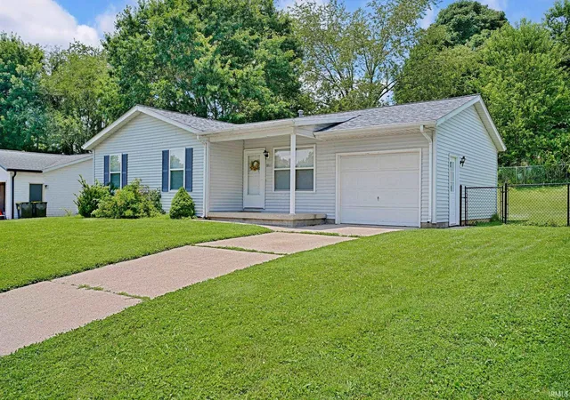Homes for sale in Bloomington, IN | 5911 S Charlie Ave, Bloomington, IN 47403 | MLS# 202626377