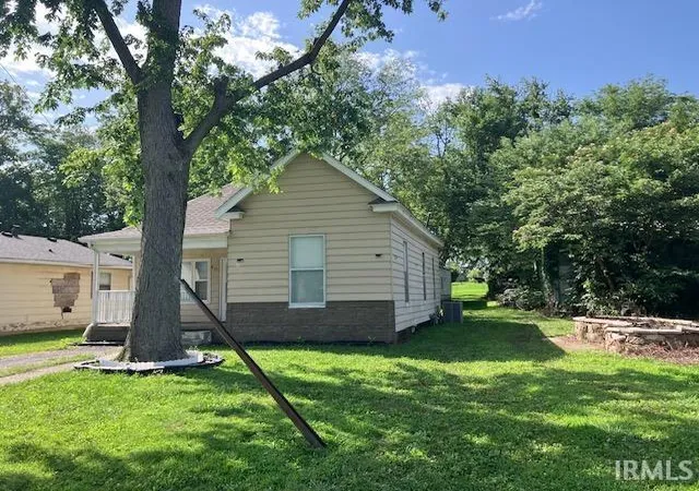 2nd image of 917 W 4th St, Mount Carmel, IL 62863 | MLS# 202626380