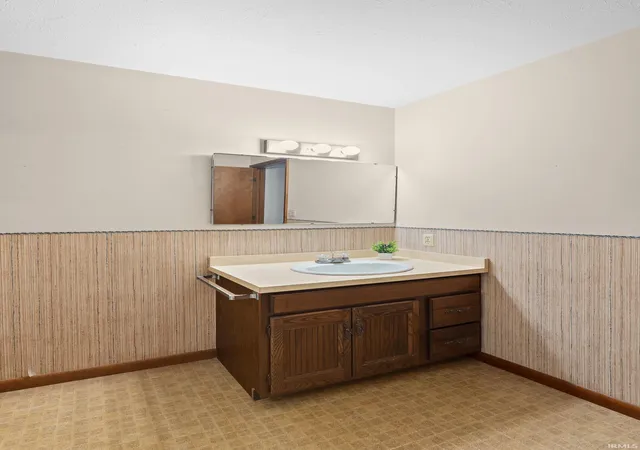 35th image of 727 E Northshore Dr, Syracuse, IN 46567 | MLS# 202626415