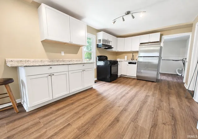 3rd image of 544 Fremont St, La Porte, IN 46350 | MLS# 202626432