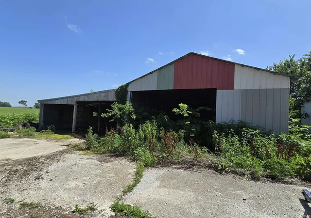 Photo 3 of Manufactured home for sale at 10407 S 300 East, Warren, IN 46792 | MLS# 202626443 | Listing updated on 2026-09-09