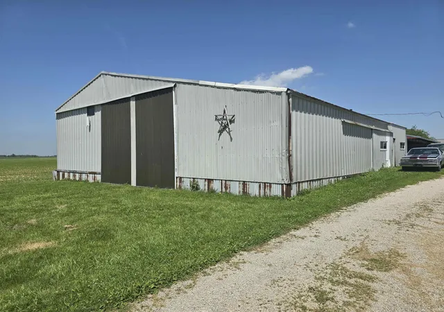Photo 4 of Manufactured home for sale at 10407 S 300 East, Warren, IN 46792 | MLS# 202626443 | Listing updated on 2026-09-09