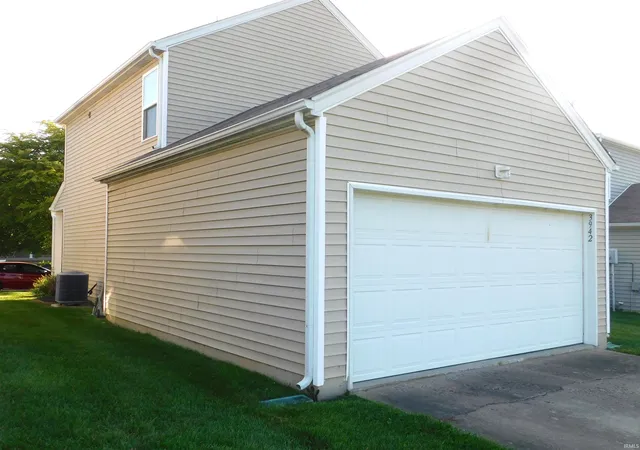 3rd image of 3942 Shepherds Run, Jeffersonville, IN 47130 | MLS# 202626450