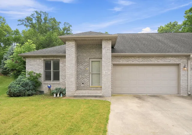 Homes for sale in Muncie, IN | 811 S Silverwood Rd, Muncie, IN 47304 | MLS# 202626477