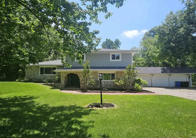 1st image of 2251 Viehe Dr, Evansville, IN 47725 | MLS# 202626488