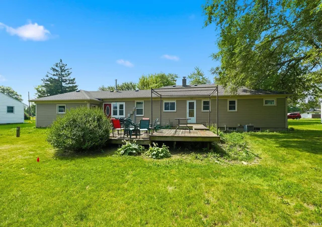 2nd image of 1802 Gillmore Dr, Fort Wayne, IN 46818 | MLS# 202626499