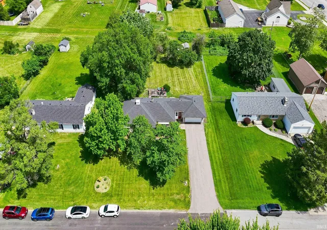 3rd image of 1802 Gillmore Dr, Fort Wayne, IN 46818 | MLS# 202626499