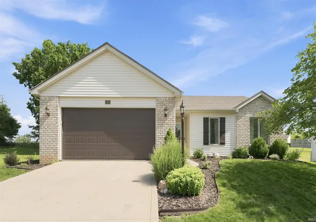 Homes for sale in Roanoke, IN | 360 Hillside Ave, Roanoke, IN 46783 | MLS# 202626505