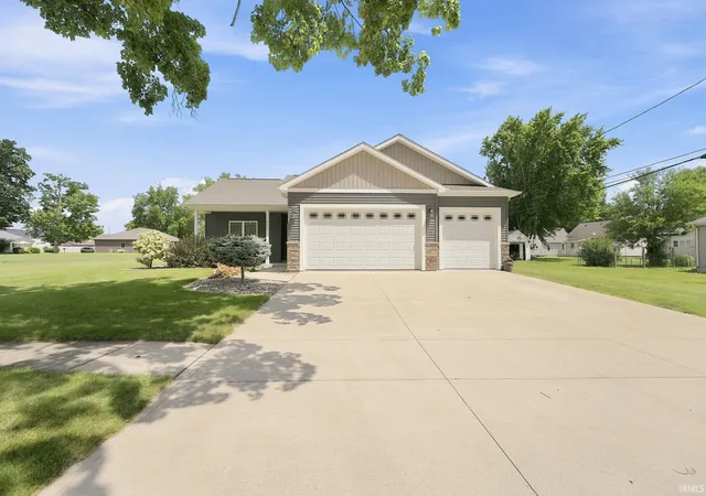 Homes for sale in North Manchester, IN | 406 W South St, North Manchester, IN 46962 | MLS# 202626509