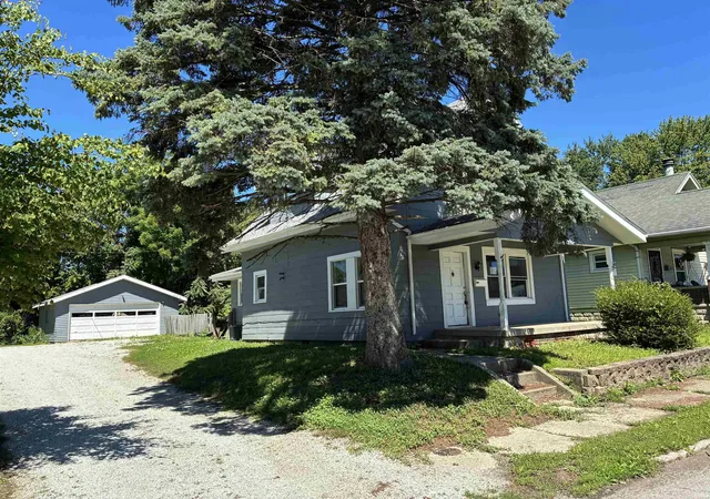 Photo 2 of Sale Pending at 815 N Courtland Ave, Kokomo, IN 46901 | MLS# 202626521 | Listing updated on 2026-07-16