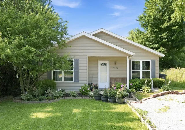 Photo 1 of Sale Pending at 3924 E Sherwood Ter, Fort Wayne, IN 46806 | MLS# 202626523 | Listing updated on 2026-07-07