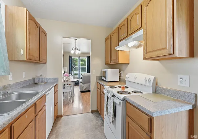 Photo 4 of Sale Pending at 3924 E Sherwood Ter, Fort Wayne, IN 46806 | MLS# 202626523 | Listing updated on 2026-07-07