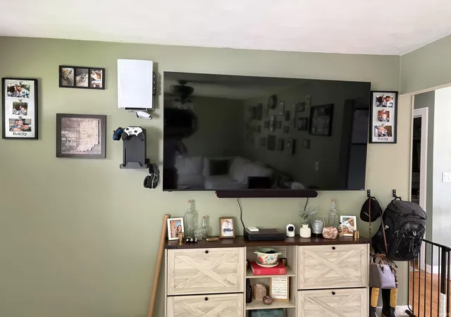 Photo 3 of Sale Pending at 825 W Lowell Ave, Mishawaka, IN 46545 | MLS# 202626532 | Listing updated on 2026-07-05