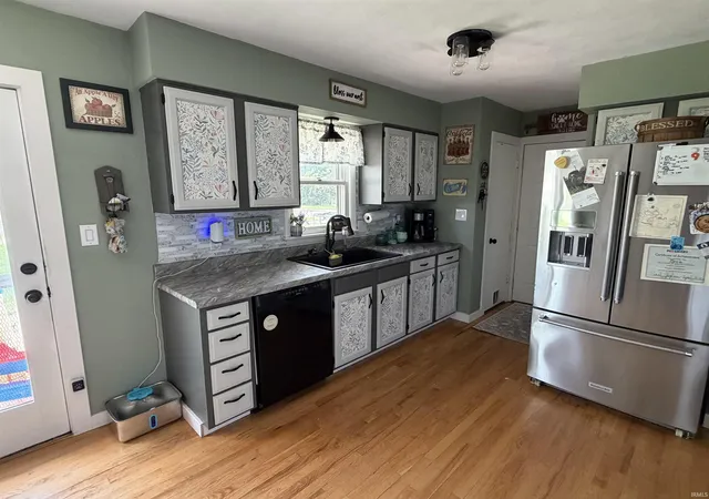 Photo 3 of Sale Pending at 825 W Lowell Ave, Mishawaka, IN 46545 | MLS# 202626532 | Listing updated on 2026-07-05