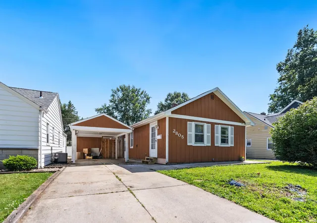 Photo 1 of Sale Pending at 2805 Fairoak Dr, Fort Wayne, IN 46809 | MLS# 202626533 | Listing updated on 2026-07-06