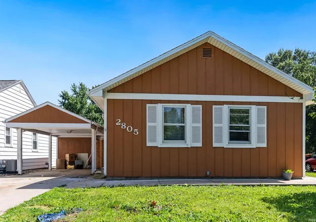 Photo 2 of Sale Pending at 2805 Fairoak Dr, Fort Wayne, IN 46809 | MLS# 202626533 | Listing updated on 2026-07-06