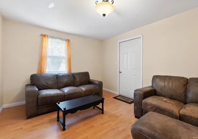 Photo 3 of Sale Pending at 2805 Fairoak Dr, Fort Wayne, IN 46809 | MLS# 202626533 | Listing updated on 2026-07-06