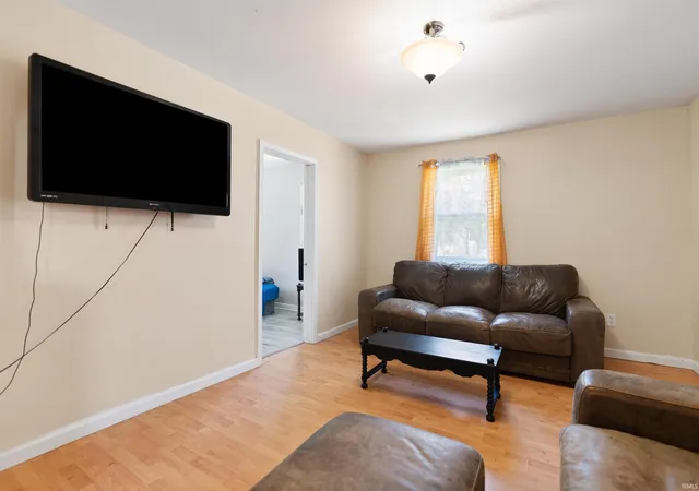 Photo 3 of Sale Pending at 2805 Fairoak Dr, Fort Wayne, IN 46809 | MLS# 202626533 | Listing updated on 2026-07-06