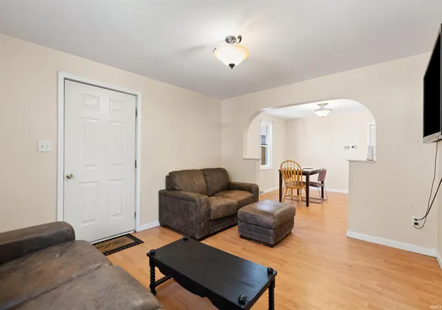 Photo 4 of Sale Pending at 2805 Fairoak Dr, Fort Wayne, IN 46809 | MLS# 202626533 | Listing updated on 2026-07-06
