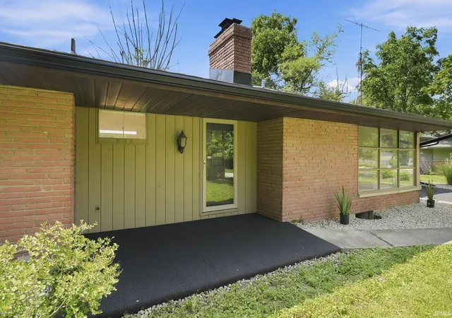 Photo 3 of Manufactured home for sale at 611 N Kylewood Dr, Muncie, IN 47304 | MLS# 202626543 | Listing updated on 2026-07-23