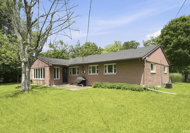 Photo 4 of Manufactured home for sale at 611 N Kylewood Dr, Muncie, IN 47304 | MLS# 202626543 | Listing updated on 2026-07-23