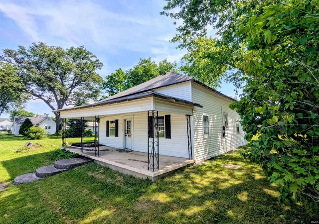 1st image of 1102 N Monroe St, Hartford City, IN 47348 | MLS# 202626577