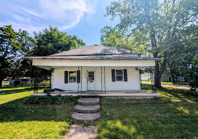 2nd image of 1102 N Monroe St, Hartford City, IN 47348 | MLS# 202626577