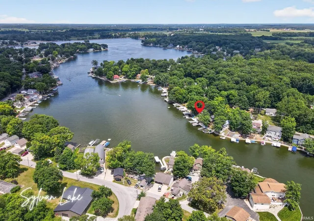 Homes for sale in Rome City, IN | 824 Lakeside Cir, Rome City, IN 46784 | MLS# 202626592