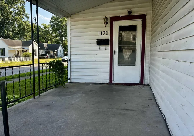 Photo 3 of Sale Pending at 1171 Dewolf St, Vincennes, IN 47591 | MLS# 202626603 | Listing updated on 2026-07-31