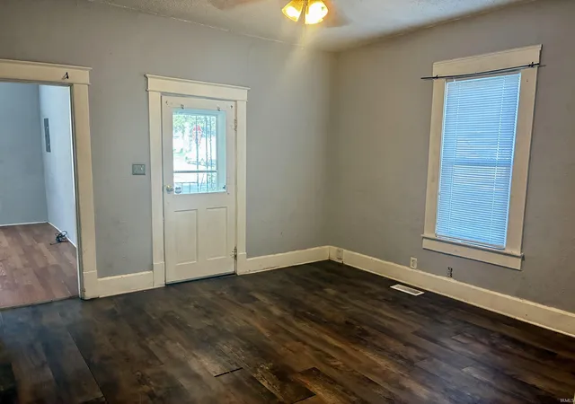 Photo 4 of Sale Pending at 1171 Dewolf St, Vincennes, IN 47591 | MLS# 202626603 | Listing updated on 2026-07-31