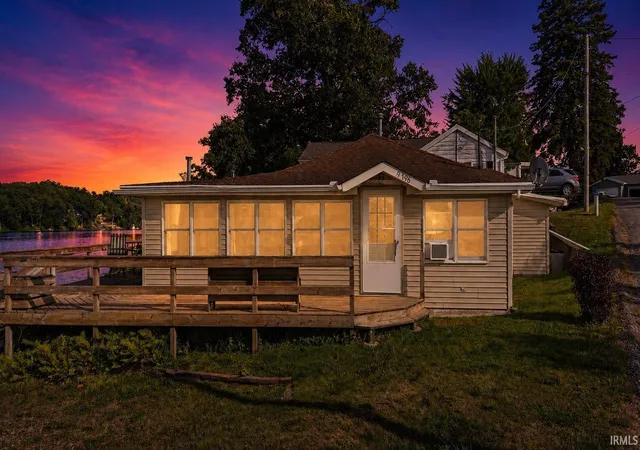 1st image of 9796 N Hiawatha Ln, Syracuse, IN 46567 | MLS# 202626622