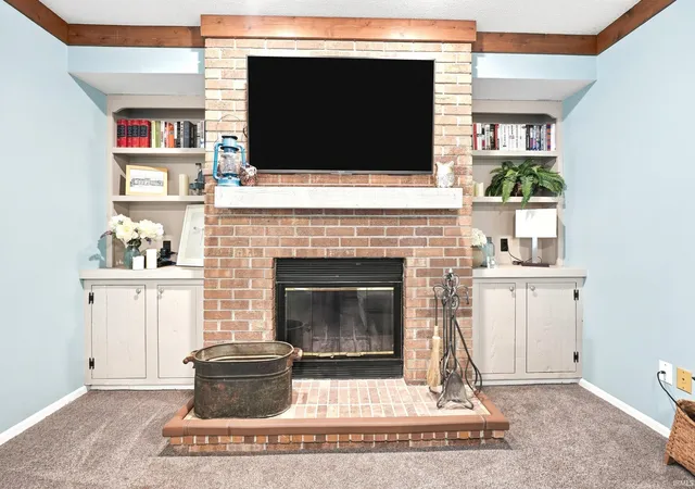 Photo 4 of Sale Pending at 1222 Old Brg Pl, Fort Wayne, IN 46825 | MLS# 202626627 | Listing updated on 2026-07-20