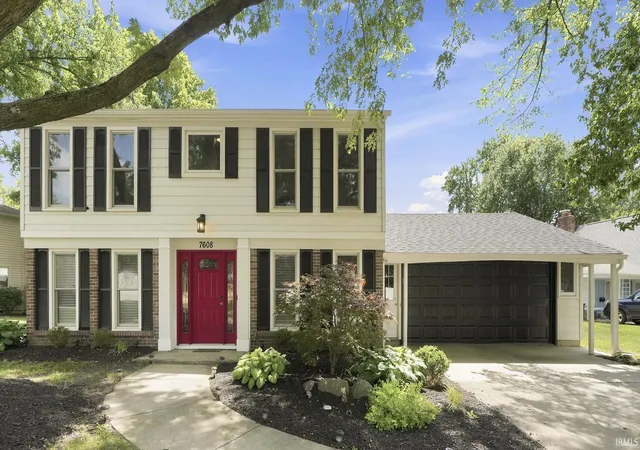 Photo 2 of Sale Pending at 7608 Hope Farm Rd, Fort Wayne, IN 46815 | MLS# 202626637 | Listing updated on 2026-07-05