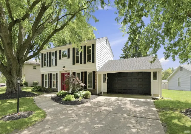 Photo 3 of Sale Pending at 7608 Hope Farm Rd, Fort Wayne, IN 46815 | MLS# 202626637 | Listing updated on 2026-07-05