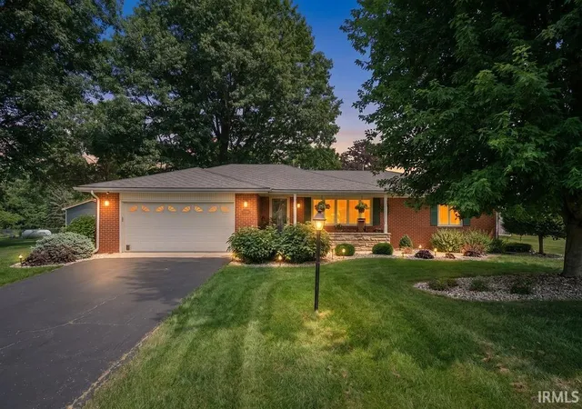 1st image of 34 Oak St, Somerset, IN 46984 | MLS# 202626638