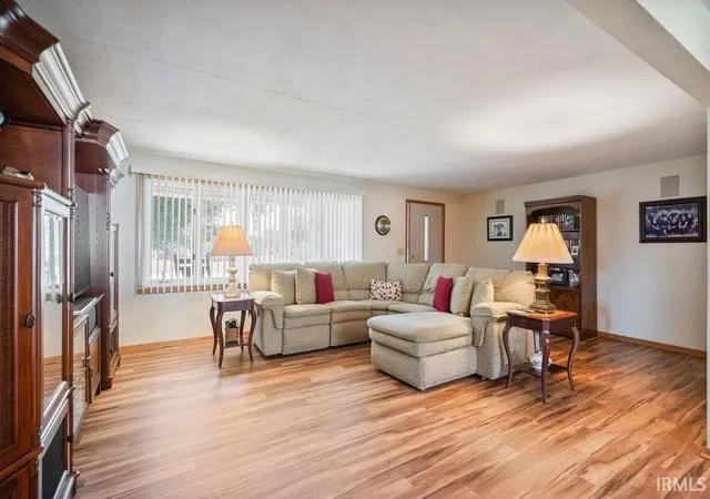 4th image of 34 Oak St, Somerset, IN 46984 | MLS# 202626638