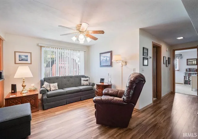 5th image of 34 Oak St, Somerset, IN 46984 | MLS# 202626638