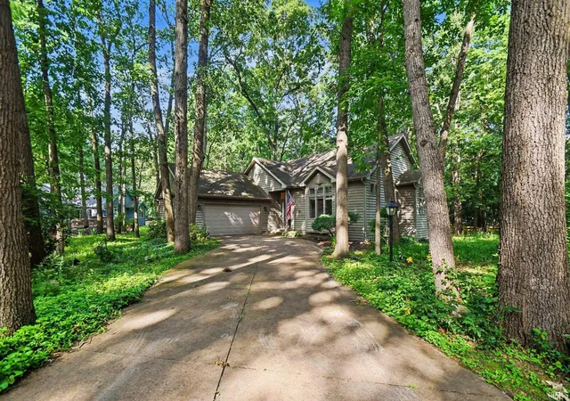 Homes for sale in Granger, IN | 51171 Streamwood Dr, Granger, IN 46530 | MLS# 202626652